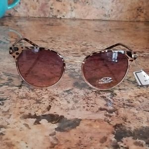 Oscar De La Renta Leopard Sunglasses